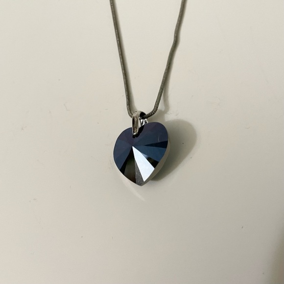 Amber Lee Heart Pendant Necklace Snake Chain - Picture 12 of 16